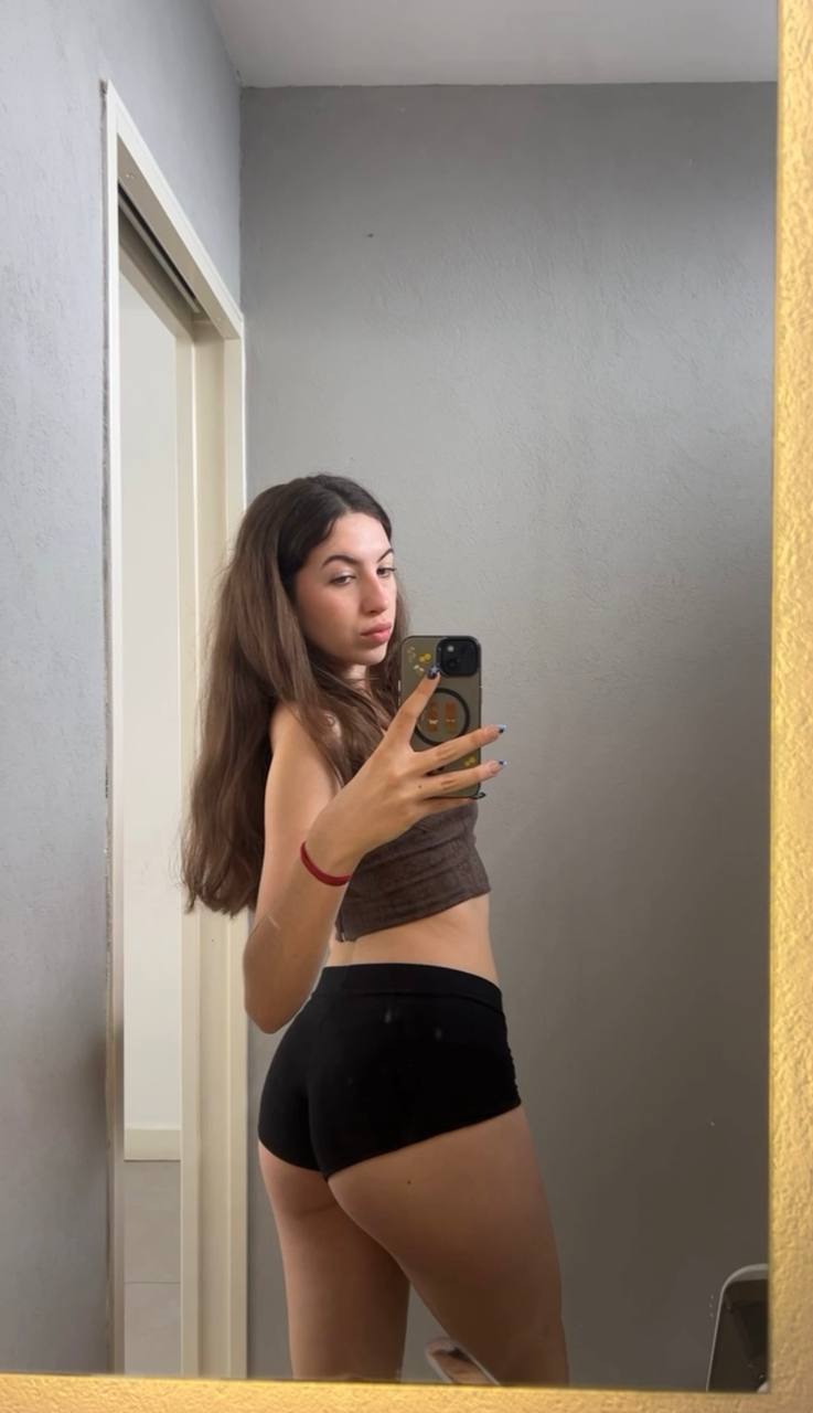 Amber in her underwear in Alexandria