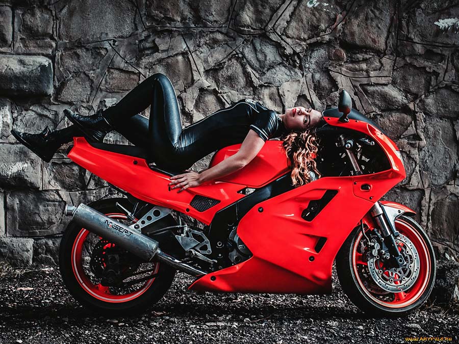 Beautiful girl Beautiful girls and motorcycles in Alexandria