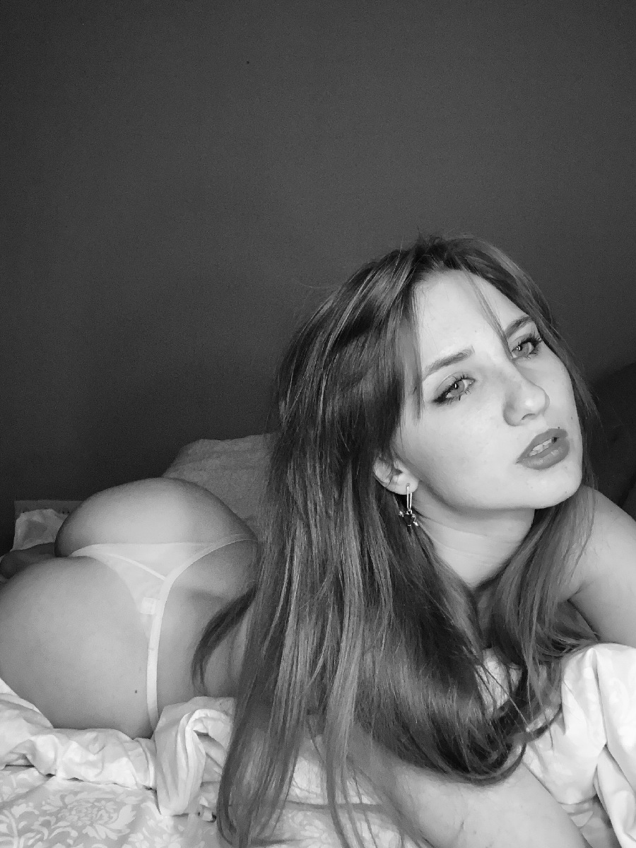 Take a pause and enjoy Nata nude — streaming from Alexandria