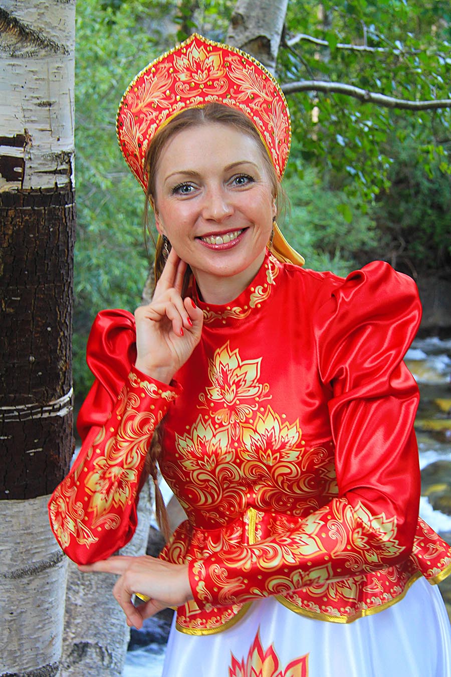 Women in Slavic costumes in Alexandria
