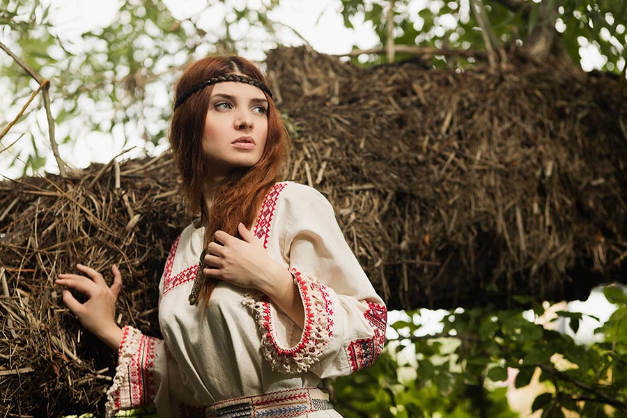 Women in Slavic costumes in Alexandria
