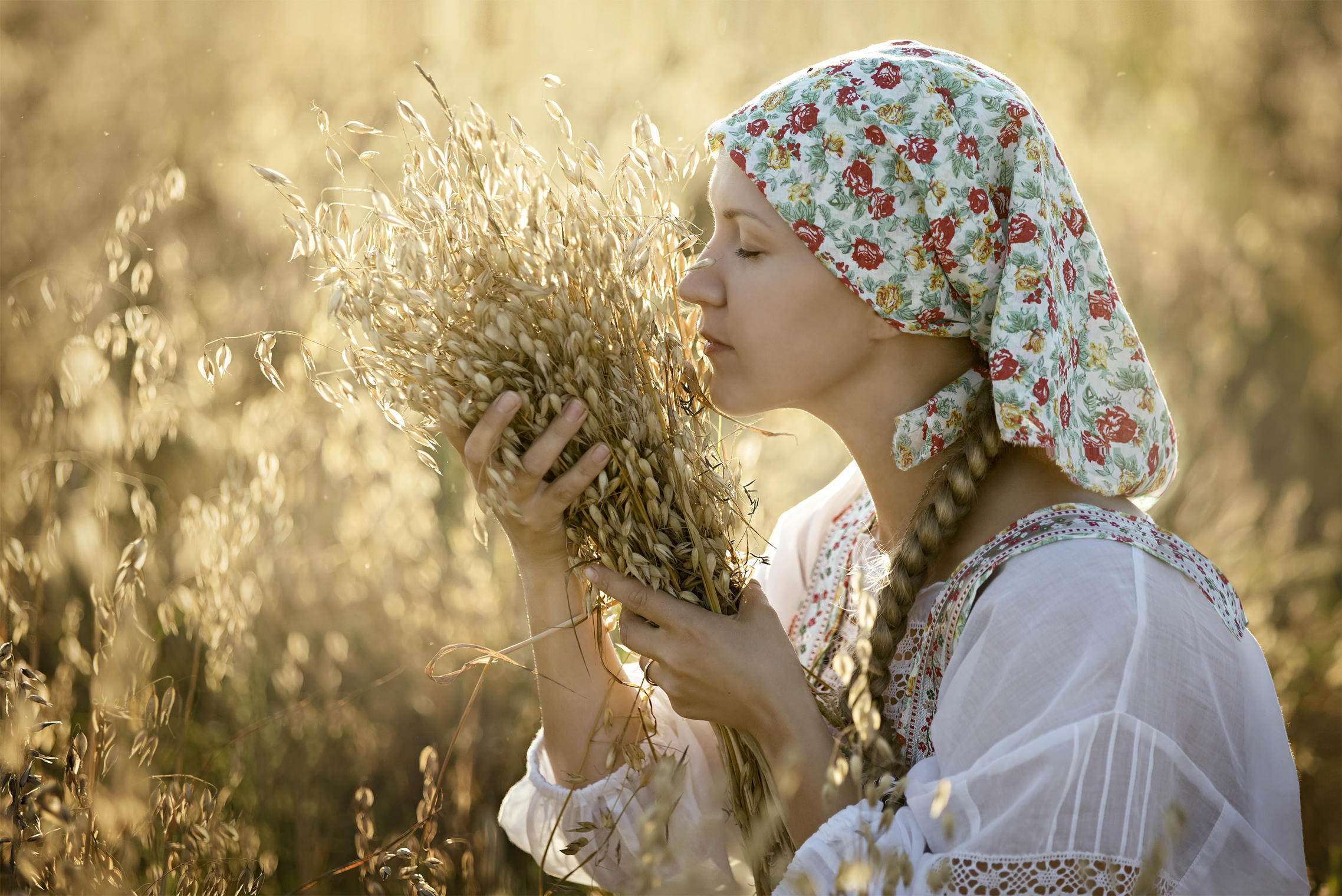 Photo Women in Slavic costumes in Alexandria