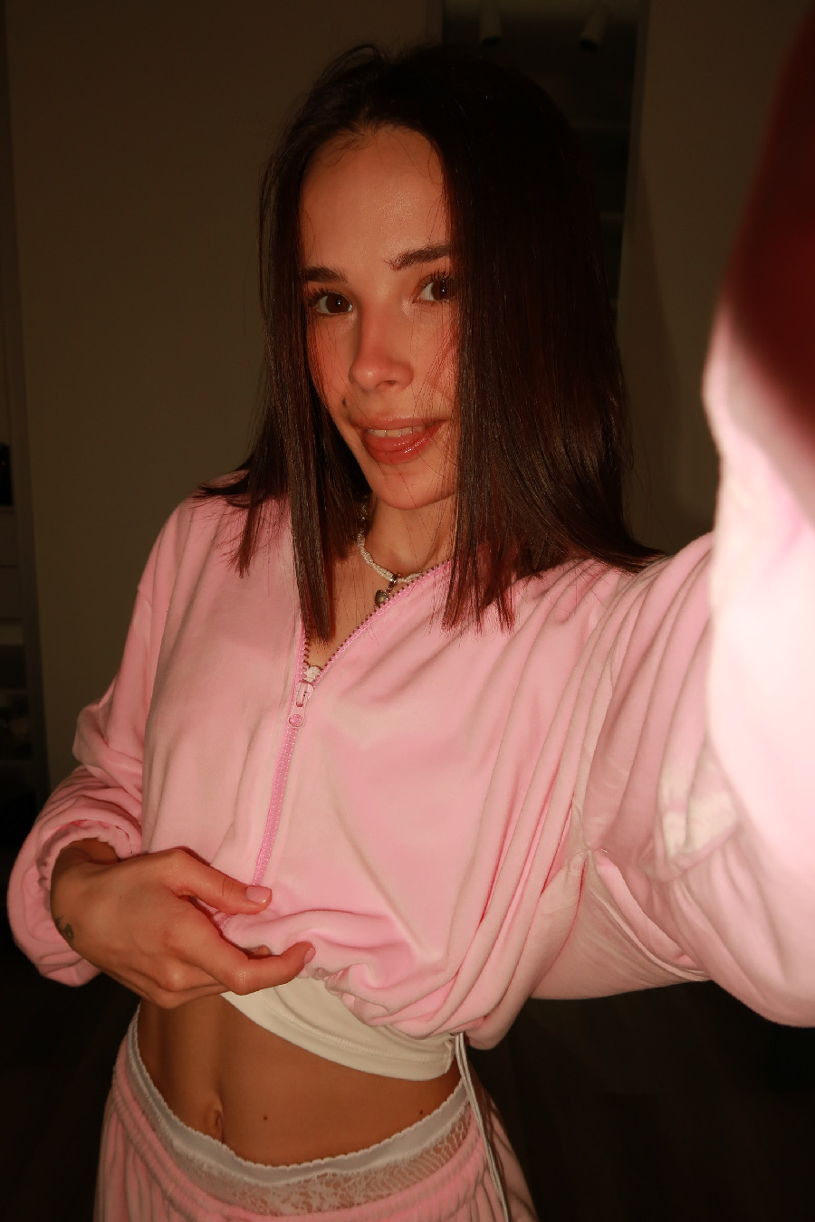 Tina brings the glow — live moments in Alexandria