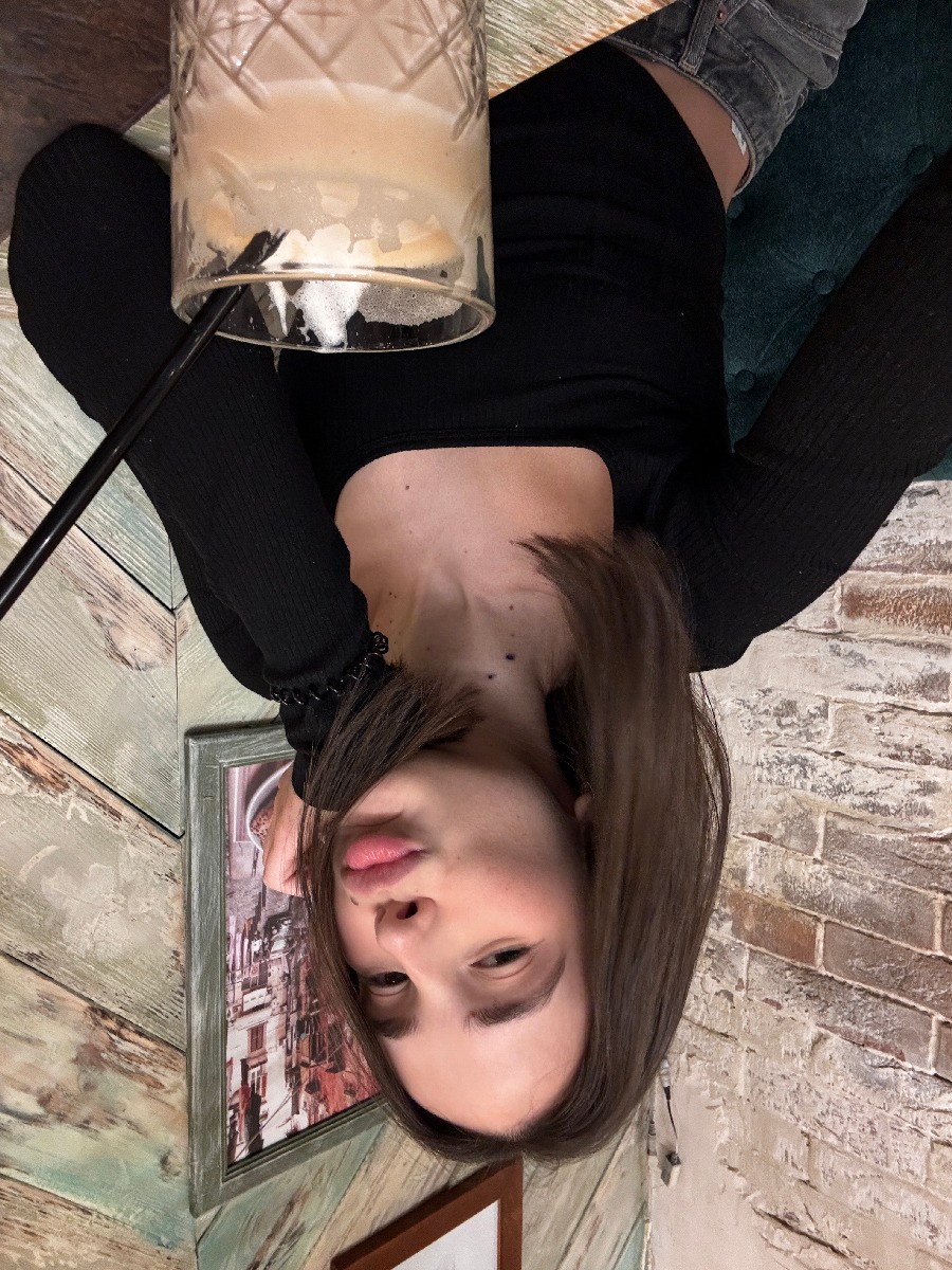 Fresh photos, fresh mood — Tina online in Alexandria